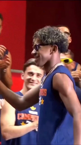 Lamine Yamal at Spain’s celebrations. 😎